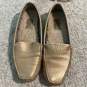 UGG SIGHTSEE DRIVING MOCS Classic Gold Crinkle Loafers